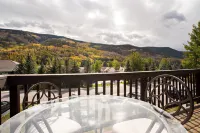 Fantastic Mountain Condo w/ Deck & Amazing Views, Near Shopping & On Bus Route!