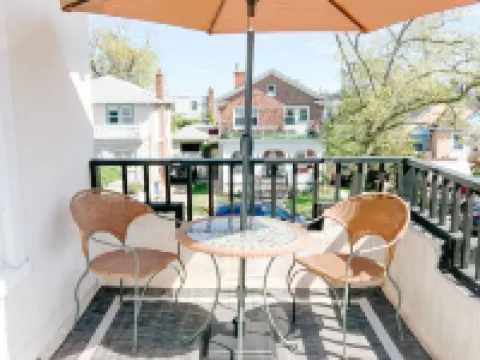 Private 2nd Story Apartment in the Heart of Long Beach- Pura Vida! ロング・ビーチのホテル
