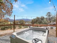 25 Mins to Yosemite - Hot Tub - BBQ - Walk to Town