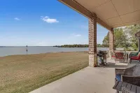 Newly Built Waterfront Lakehouse w/Private Pier
