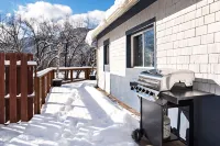 Historic Renovated Home Steps to dwtn & Hot Springs Pools, large deck, firepit