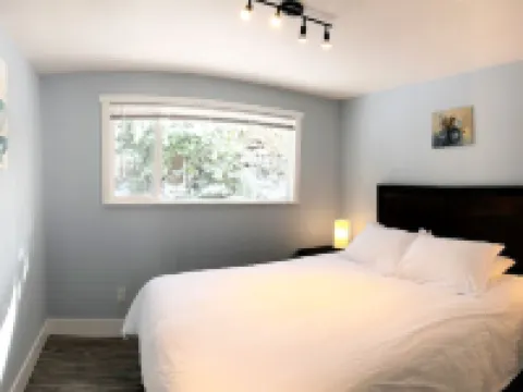 Modern & Remodeled 3bd/2ba duplex unit in Bothell - walk to UW Bothell, Downtown ボセルのホテル