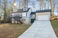 Spacious Getaway 15 mins from Downtown Atlanta Hôtels à proximité de : Buck Godfrey Stadium