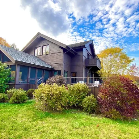 World-Class Mountain View Villa @ Trapp & Stowe with Exclusive Amenities