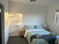 Turvey Townhouse Hotels near City of Wagga Wagga Botanic Gardens