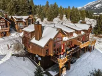 NEW! Laughing Moose Lodge. Stunning Mtn Views, Fireplace, Billiards, Hot Tub.