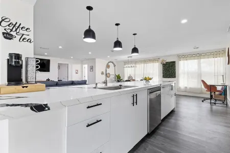 Cozy 3Br/2Bathroom Home Near Beach Dwntwn Nightlife Shopping Отели рядом с достопримечательностью «Университет Палм Бич Атлантик»