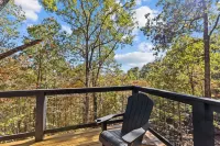 TreeHouse, Hot Tub, Wooded Views, Near Lake