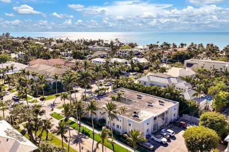 5th Ave Beach Club 1 Bedroom condo 1.5 Blocks from the Beach! Perfect Location! Отели рядом с достопримечательностью «Парк Лоудермилк»