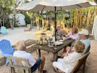 Charming Dog-Friendly, Large Private Tropical Backyard. 3 Bed 2 Bath Great Value Hotels in Naples Park