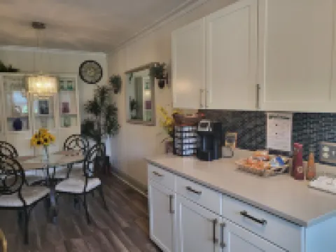 Relaxing sanctuary and getaway. Pet friendly!