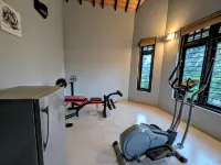 Cozy Private Upstairs Suite｜10 Min Airport｜Balcony - 3-نجوم