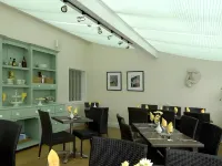 Gwesty'r Emlyn Hotel - Breakfast