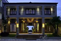 Chic Chiangkhan Hotel Hotels near Malaphet . Autocar
