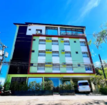 Summer Hoteles cerca de Lapu-Lapu Monument