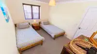 Oysters | Sleeps 6 | Modern Villa & Dog Friendly