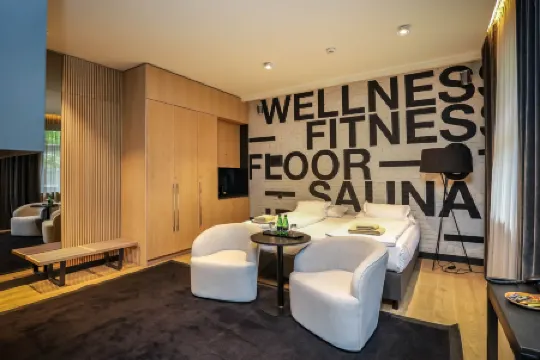 伊洛恩利曼諾斯基戈精品酒店