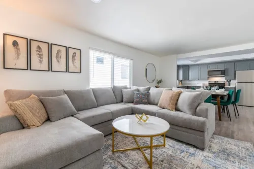 New DT Alhambra Family Vacation Home with King Bed