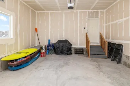 Spacious 6-bedroom home with Ideal Beach access in Garden City.