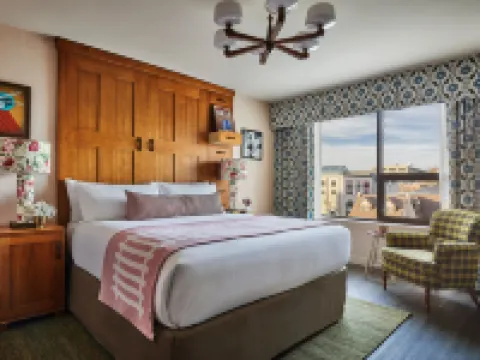 Graduate by Hilton Bloomington Hotels in Bloomington