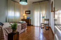 Ideal Familias 7 Dormitorios Jardin bbc Wifi 55 min de Madrid y 8 min de Segovia Hotels near Los Ángeles de San Rafael