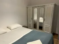 Provencal style home in Mediterranean seaside town Hoteles en La Londe-les-Maures