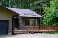 Rainier Retreat close to White Pass Hotels near La Wis Wis Campground