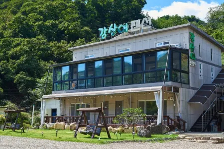 Miryang Kansanae and the People Pension Отели в г. Мирян