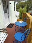 Upstairs Retreat with Private Stairs. Pet Friendly. 23ft Boat Parking.