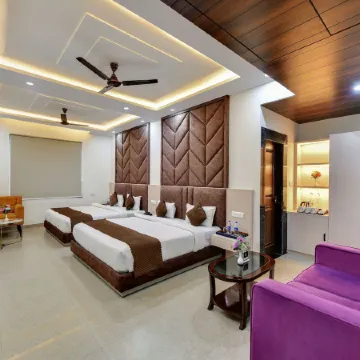 Click Hotel Narayana