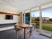 Riverfront Motel & Villas Hotels in Rosetta