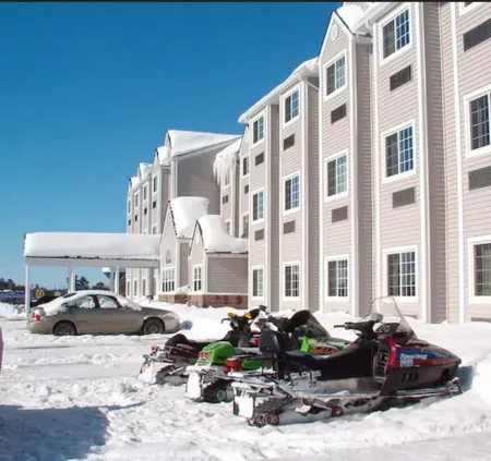 Parry Sound Inn & Suites