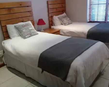 Lady Grey Walk Cottage Hotels in McGregor