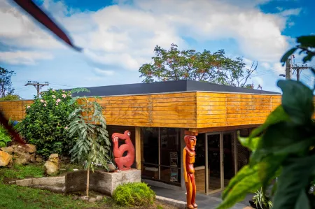 Easter Island Ecolodge Отели в г. Остров Пасхи
