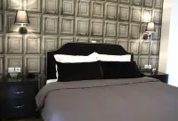 Athens Edition Guesthouse โรงแรมในVictoria