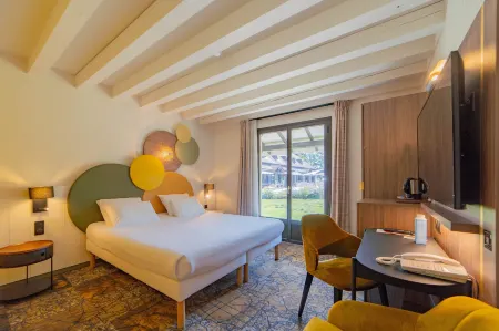 Hôtel Mercure Auxerre Autoroute du Soleil Отели в г. Шамле