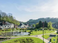 Cottage in Ardennes with Heated Pool Hoteles en La Roche-en-Ardenne