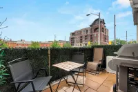 Etobicoke Suites - Condos