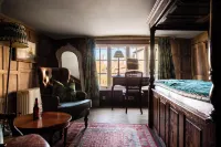 The Crown Inn Hotels in Soberton