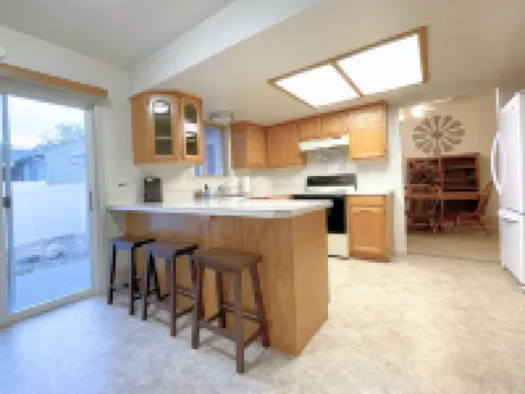 The Hideout-2Br/2BA Townhouse Near Highland!