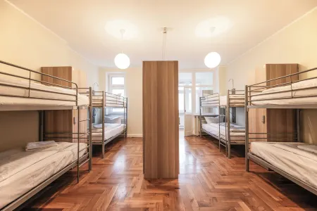 Wandery Hostel Dessau Отели в г. Лепс