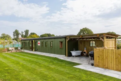 Beautifully Restored WW2 Carriage - Sleeps 6 Hotels near Wey and Arun Canal trips, Onslow Arms, Weysouth