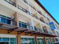 Sorot Beach hotel Hotels near شاطئ جومتين