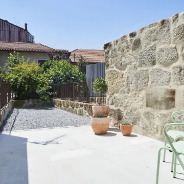 Pause Apartments