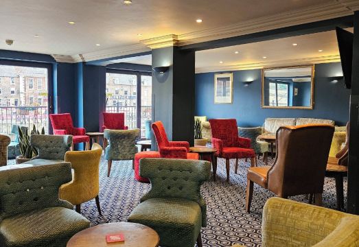 The Queens Hotel & Victoria Cloisters Apartments