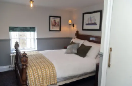 Admiral Hardy Hotels near Cutty Sark