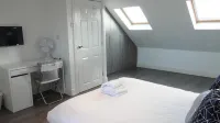 Private Bathroom Rooms- Near Heathrow - Near Shops