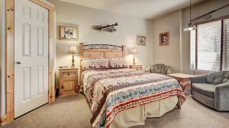 Eagle Fire Lodge & Cabins Отели в г. Дивайд