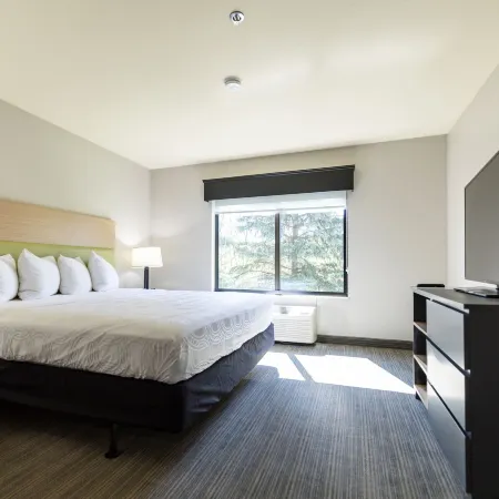 Country Inn & Suites by Radisson, Appleton Airport - Fox River Mall Area