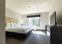 Country Inn & Suites by Radisson, Appleton Airport - Fox River Mall Area Hotels in Outagamie County